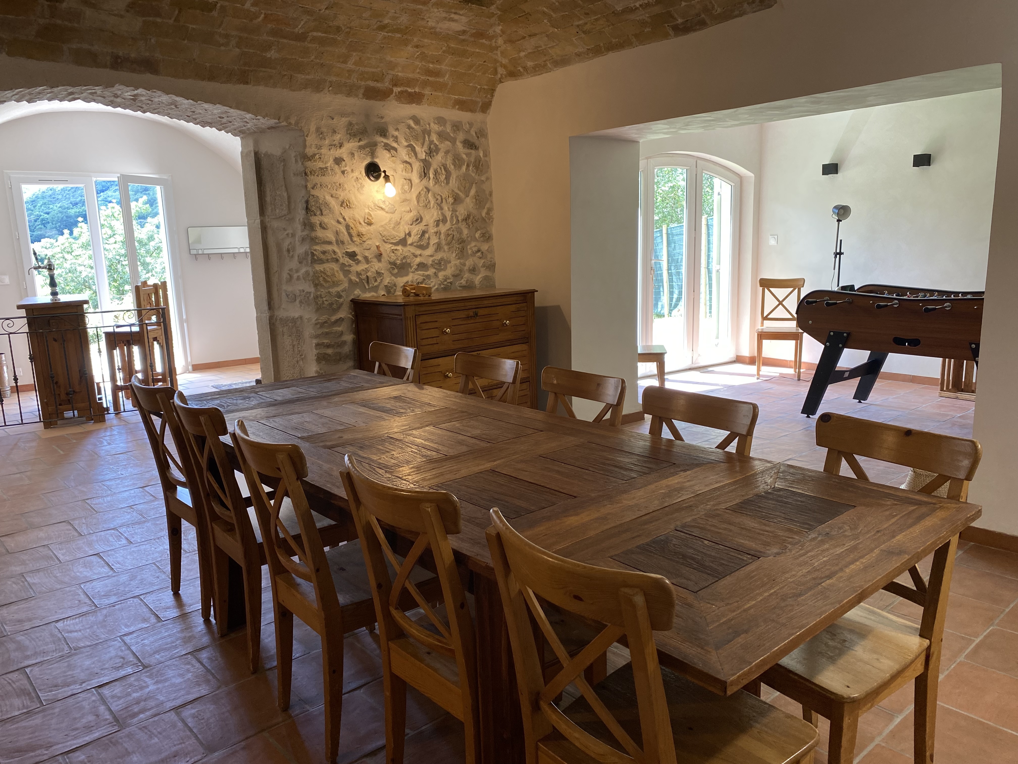 Grande salle à manger du Gîte Le Marquet, Viviers